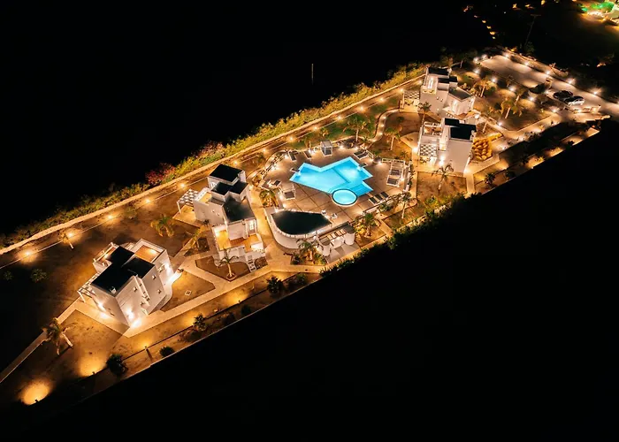 Avas Palm By Aegean Breeze Lagoon-style Shared Pool ヴィラ