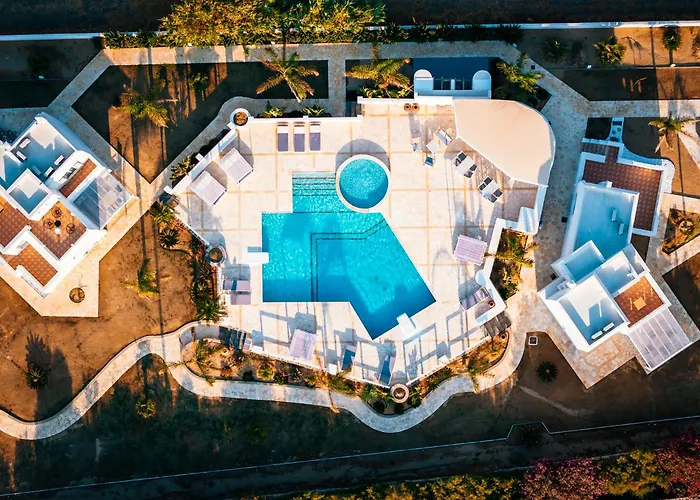 Avas Palm By Aegean Breeze Lagoon-style Shared Pool ヴィラ