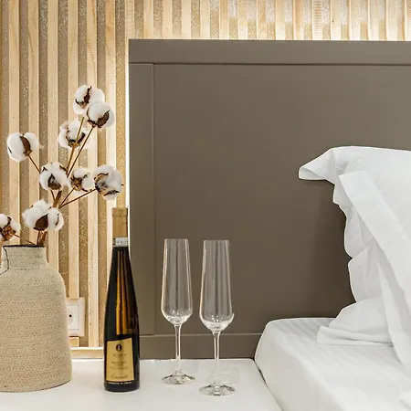 Avas Palm By Aegean Breeze Lagoon-style Shared Pool Vila Pláka